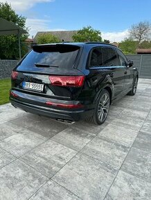 Audi SQ7 Max výbava, panorama,LED Matrix,7 míst, tažné, DPH