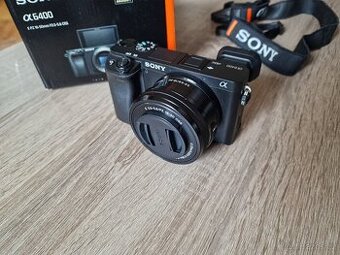 Sony A6400 + objektiv 16-50, v záruce, stav nového kusu.