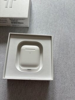 Apple AirPods - 1