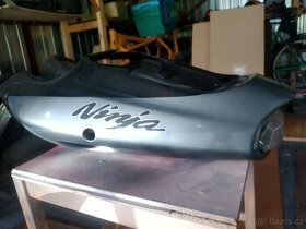 Kawasaki ZX9R