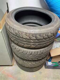 235/45 R17