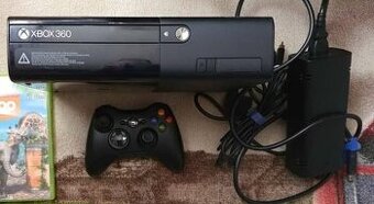 Xbox 360 + ovladač + kabeláž