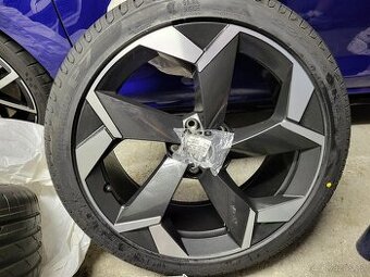 NOVÉ 19" Škoda TORCULAR original Superb 4 IV 3P 2025 ET44