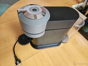 Kávovar Nespresso Vertuo Next (Kapsle)