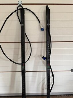 Napájecí lišta do Racku (PDU) APC - 1