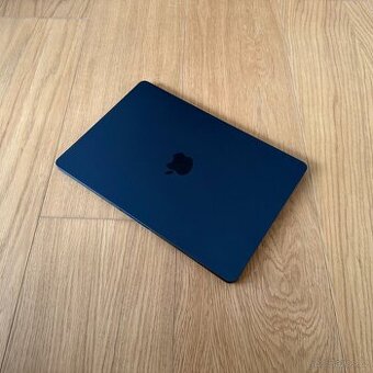 ZÁNOVNÍ APPLE MACBOOK AIR 13” M2/256GB/8GB/BATERIE 100%