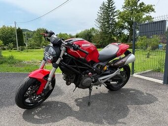 Ducati Monster 696 (2011, 31tis)