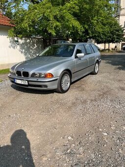 Bmw E39 528i