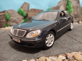 Prodám model 1:18 Mercedes Benz S class w220 facelift