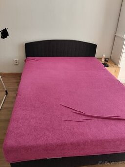 Prodám postel 160/200, čalouněná,zastelavaci prostor, nová,