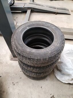 215/70R16 discover at3 cooper
