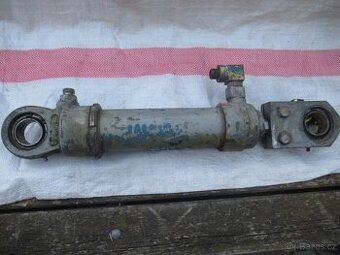 Pístnice hydrauliky 60cm.