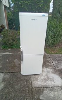 LEDNICE BEKO S MRAZÁKEM