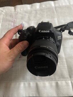 Canon EOS 2000D 1 rok zaruka