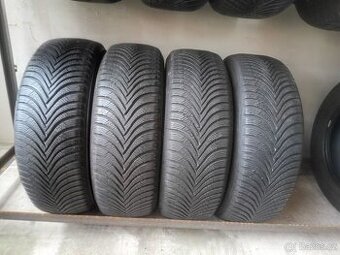 Sada zimních pneu 205/60/16. Michelin.