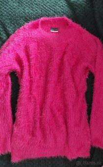 Dámský růžový svetřík