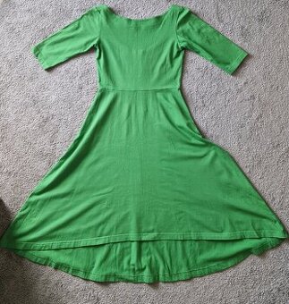 Krásné šaty Miestni vel S