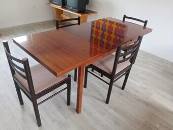 Prodám rozkládací stůl