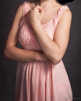 Dlouhé volné šaty, vel. M