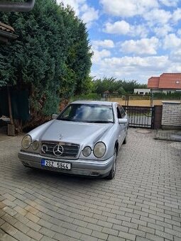 Mercedes E 220 D