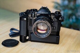 Kinofilm Canon A-1 + FD 50/1.4 SSC + příslušenství