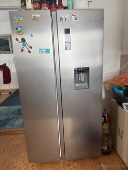 Lednice s mrazákem Chiq