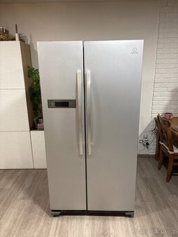 Americká Lednice Indesit