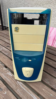 Prodám starší počítačovou skříň (ATX) 003