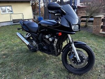 Yamaha FZS 600 Fazer