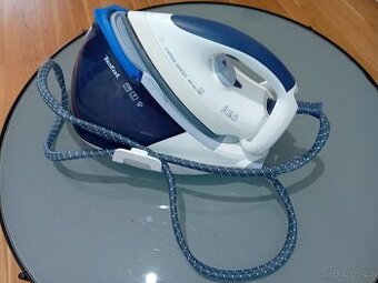Žehlička Tefal napařovací Express Compact