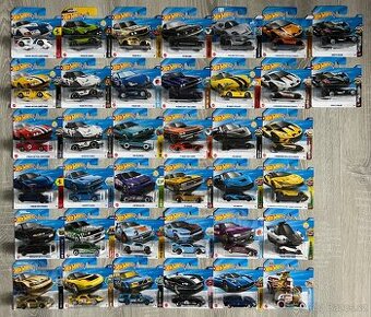 Hot Wheels - sbírka 38 aut
