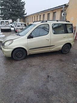 ND z Toyoty Yaris Verso 1.3i 63kW r.v. 2001