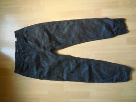 pánské Reserved černošedé kalhoty joggers guma maskáč 34/L p