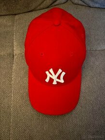 Červené čepice New York Yankees - snapback + kšilt - 1