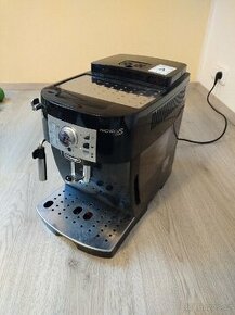 Automatický kávovar DeLonghi