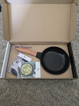 Staub litinová pánev, dřevěná rukojeť, 20 cm