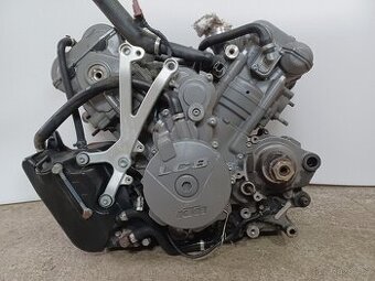 KTM LC8 950 - MOTOR KOMPLETNÍ + MOTOR NA DÍLY