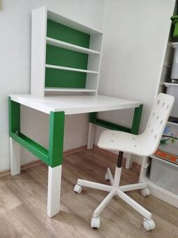 Dětský nastavitelný stůl Ikea, police + otočná židle