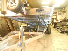 Specialni přepravnik zav.automobilu cel.3500kg
