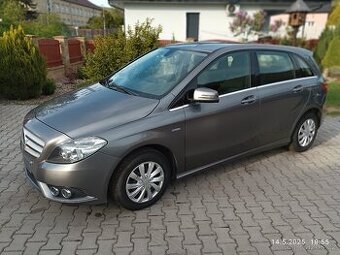 Mercedes Benz B 180 model 2012