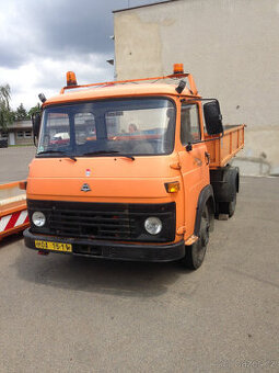 Avia a 31 lanovy nosic kontejneru