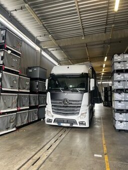Mercedes Actros 1845