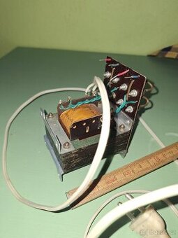 Transformátor 220V / 19V 0,5A