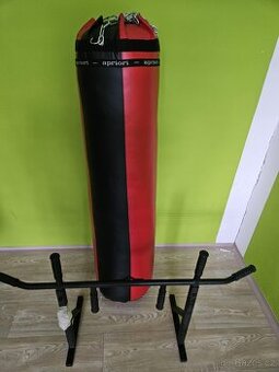 Boxovací pytel a hrazda