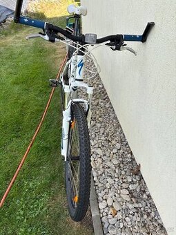 Horské kolo Specialized Hardrock