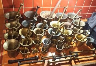 Hmoždíř - Sbírka hmoždířu 32ks a 38 tlouků