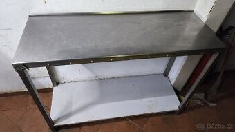 Nerezový pracovní stůl