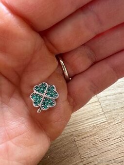 Zelený pavé čtyřlístek na Pandora náramek