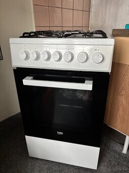 Kombinovaný sporák Beko + 2 plechy