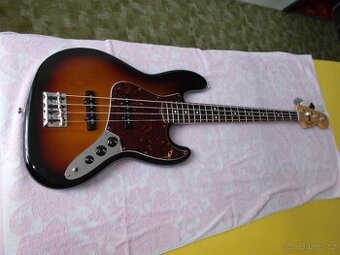 FENDER American Standard Jazz Bass 2012 s kufrem
